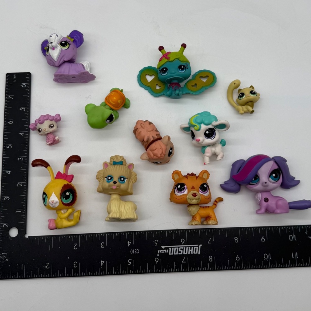 Littlest Pet Shop Mixed Lot of 11 Figures Tiger Butterfly Turtle Dog LPS Toys